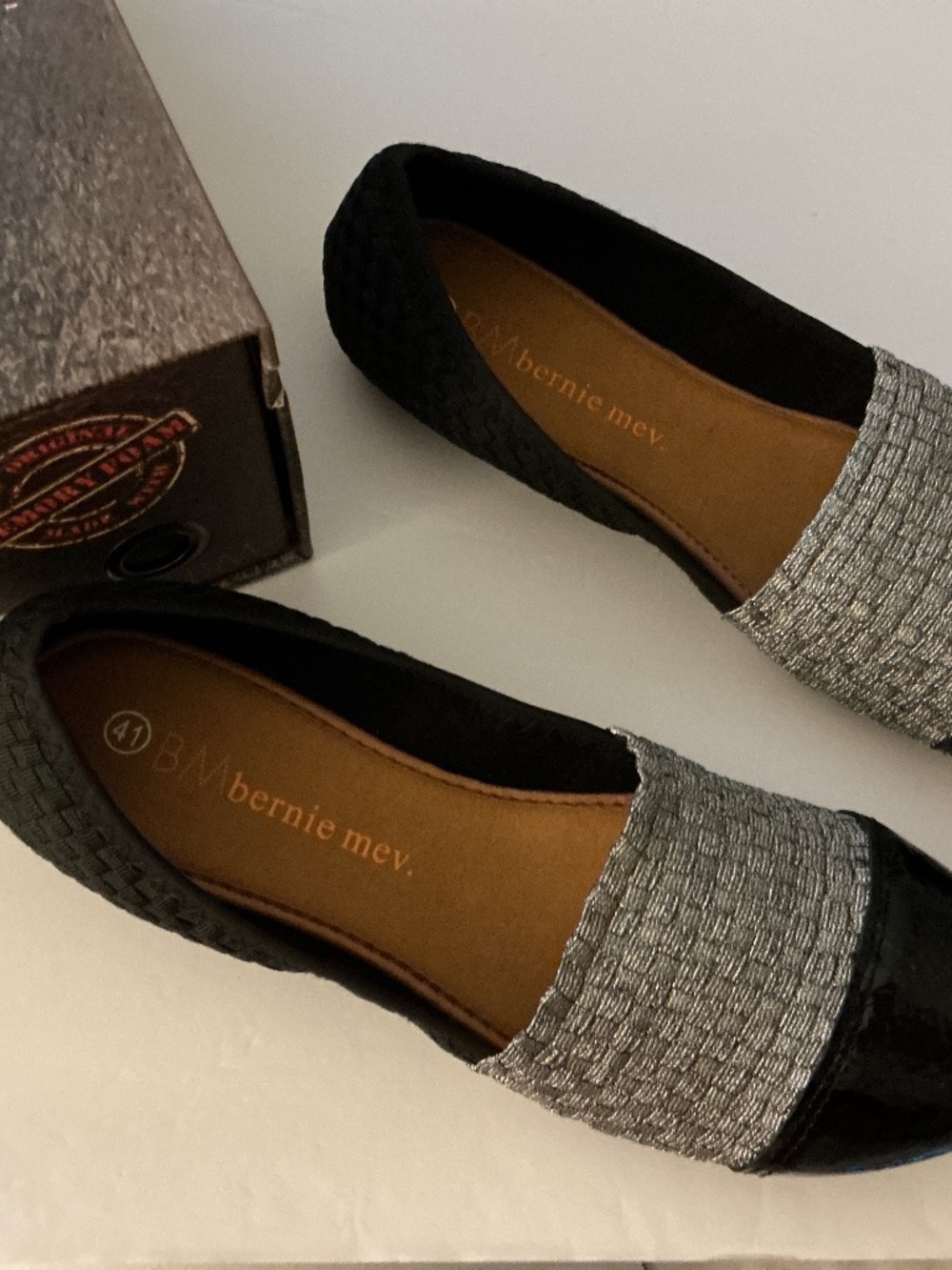 Bernie Mev Leslie Black Pewter Stretch Fabric Ballet Flats Women 41 EU 10 US New